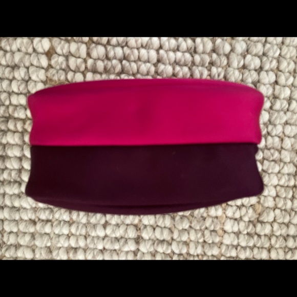 Authentic Tory Burch Cosmetic Bag - Picture 9 of 14